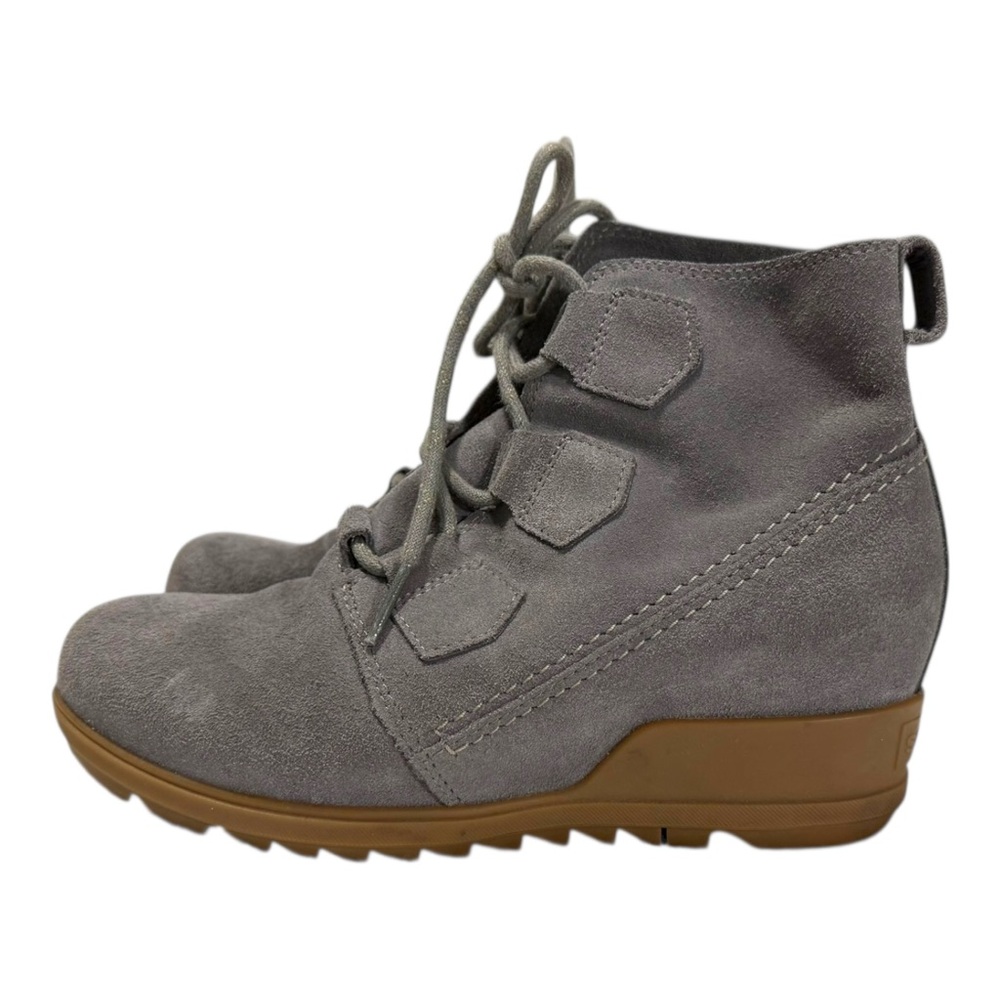 Sorel Evie II Gray Suede Lace Up Waterproof Bootie with‎ Brown Soles - Picture 3 of 9